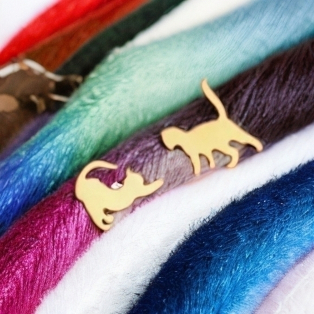 ANTHROPOLOGIE ITTY BITTY GOLDEN CAT STUD EARRINGS 1